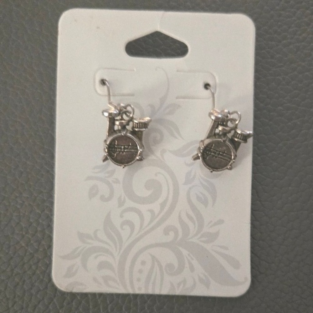 Vintage Silver Tone Musical Drum Set Dangle Earrings New on Card‎